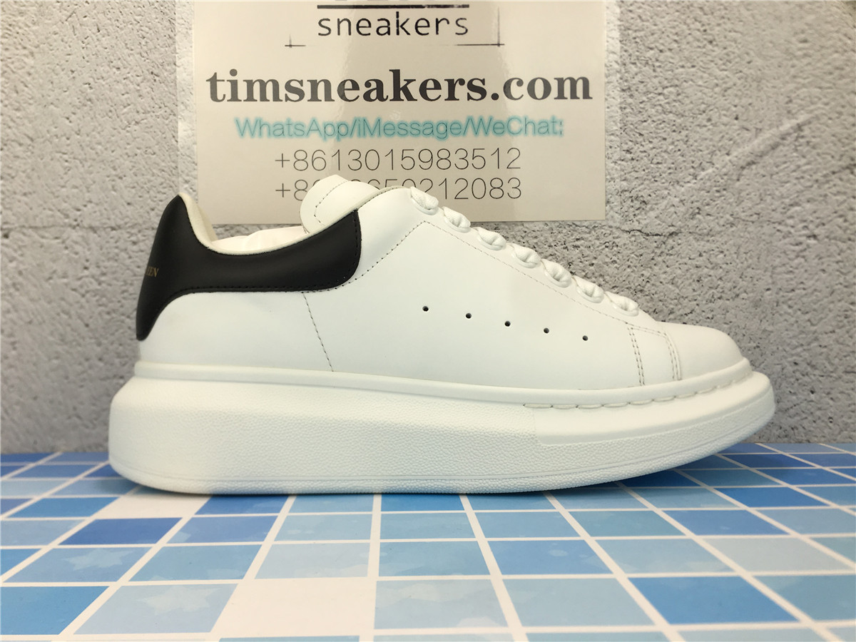 ALEXANDER MCQUEEN White & Black Oversized Sneakers 553680WHGP59061